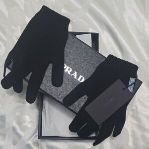 Prada Elegant Black Women's Gloves